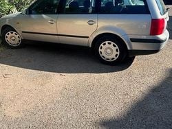 Grigio Usata 1998 VW Passat Comfortline Station wagon | 5000 € (Buon prezzo)