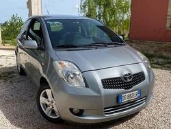 Usata 2007 Toyota Yaris Luna Due volumi | 2500 € (Buon prezzo)