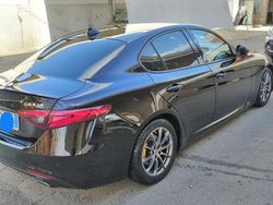 Nero Usata 2017 Alfa Romeo Giulia Business Tre volumi | 15.900 € (Buon prezzo)