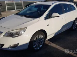 Bianco Usata 2011 Opel Astra Station wagon | 3800 € (Buon prezzo)