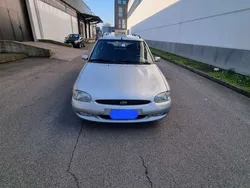 Usata 1997 Ford Escort Ghia Station wagon | 1900 €