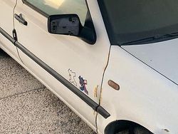 Bianco Usata 2007 VW Golf V Tre volumi | 300 €