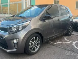 Grigio Usata 2023 Kia Picanto X-Line Due volumi | 13.490 € (Buon prezzo)