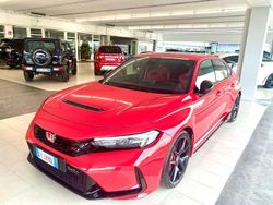 Rosso Nuova 2025 Honda Civic Type R Tre volumi | 61.900 € (Molto cara)