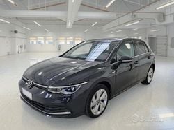 Grigio Usata 2021 VW Golf Style Tre volumi | 19.700 € (Buon prezzo)
