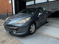 Grigio Usata 2008 Peugeot 207 Tre volumi | 2400 € (Buon prezzo)