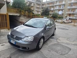Grigio Usata 2008 VW Golf V Tre volumi | 4000 € (Buon prezzo)