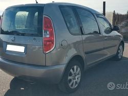 Usata 2010 Skoda Roomster Monovolume | 4000 € (Buon prezzo)