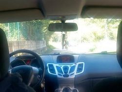 Grigio Usata 2010 Ford Fiesta Due volumi | 3500 € (Buon prezzo)