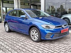 Reef blue metallizzato Usata 2024 VW Polo Style Tre volumi | 20.300 € (Buon prezzo)