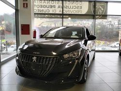 Nero Usata 2023 Peugeot 208 Allure Due volumi | 17.500 € (Molto cara)