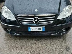 Nero Usata 2005 Mercedes A170 Avantgarde Tre volumi | 1950 € (Super prezzo)