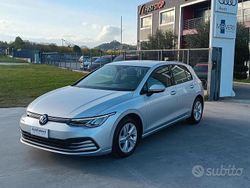 Grigio Usata 2021 VW Golf VIII Life Tre volumi | 22.900 € (Cara)