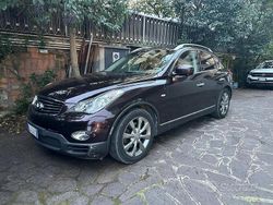 Nero Usata 2010 Infiniti Ex30 Premium SUV | 5900 €