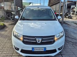 Bianco Usata 2015 Dacia Sandero Ambiance Tre volumi | 5990 € (Buon prezzo)