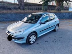 Blu Usata 2004 Peugeot 206 Tre volumi | 2650 € (Buon prezzo)