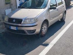 Usata 2005 Fiat Punto Tre volumi | 2000 € (Buon prezzo)