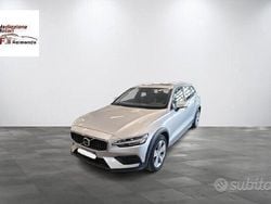 Grigio Usata 2020 Volvo V60 CC Business Edition Station wagon | 19.499 € (Ottimo prezzo)