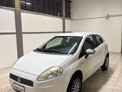 Bianco Usata 2009 Fiat Grande Punto Active Due volumi | 2990 € (Buon prezzo)
