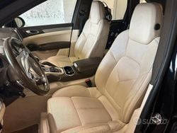 Nero Usata 2012 Porsche Cayenne SUV | 21.500 € (Buon prezzo)