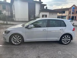 Bianco Usata 2018 VW Golf VII Executive Due volumi | 14.350 € (Buon prezzo)