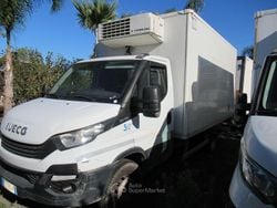 Bianco Usata 2017 Iveco Daily Tre volumi | 13.500 € (Ottimo prezzo)