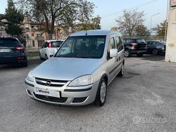 Grigio Usata 2011 Opel Combo Monovolume | 6490 €