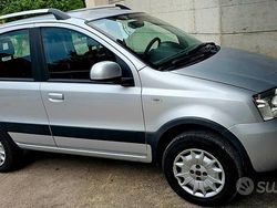 Grigio Usata 2013 Fiat Panda 4x4 Climbing Due volumi | 5800 € (Buon prezzo)
