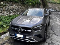 Grigio Usata 2023 Mercedes GLA200 SUV | 39.000 € (Buon prezzo)