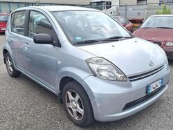 Argento Usata 2007 Daihatsu Sirion Due volumi | 2450 € (Buon prezzo)