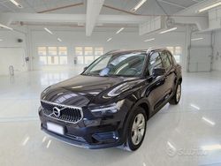 Nero Usata 2021 Volvo XC40 Momentum SUV | 24.200 € (Buon prezzo)