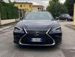 Blu/azzurro Usata 2022 Lexus ES300H Luxury Line Tre volumi | 41.700 €