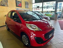 Rosso Usata 2013 Peugeot 107 Active Due volumi | 4500 € (Buon prezzo)