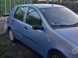 Usata 2006 Fiat Punto Due volumi | 700 €