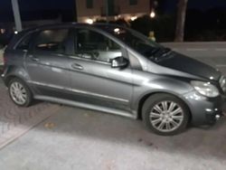 Grigio Usata 2010 Mercedes B180 Executive Monovolume | 2300 € (Super prezzo)
