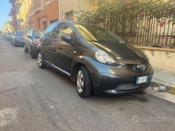 Blu Usata 2005 Toyota Aygo Due volumi | 3500 € (Cara)