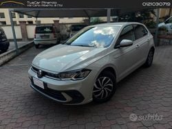 Beige Usata 2023 VW Polo Life Tre volumi | 16.400 € (Ottimo prezzo)