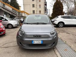 Grigio Usata 2023 Fiat 500e Icon Due volumi | 14.750 € (Ottimo prezzo)