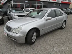 Argento Usata 2002 Mercedes C200 Classic Tre volumi | 2150 € (Ottimo prezzo)