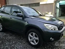 Grigio Usata 2006 Toyota RAV4 Sol SUV | 5900 € (Buon prezzo)