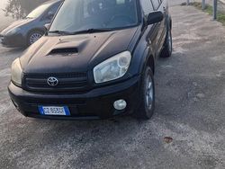 Nero Usata 2005 Toyota RAV4 Tre volumi | 3300 € (Molto cara)