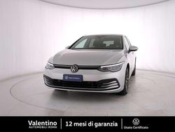Grigio Usata 2022 VW Golf VIII Life Tre volumi | 21.450 € (Buon prezzo)