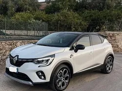 Usata 2022 Renault Captur Intens SUV | 20.900 € (Molto cara)