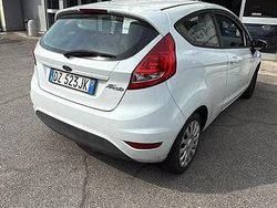 Bianco Usata 2009 Ford Fiesta Tre volumi | 1500 €