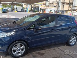 Blu/azzurro Usata 2010 Ford Fiesta Due volumi | 5000 € (Molto cara)