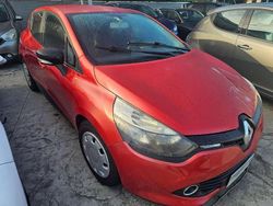 Bordeaux metallizzato Usata 2013 Renault Clio IV Tre volumi | 5000 € (Buon prezzo)