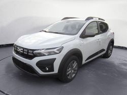 Bianco Nuova 2025 Dacia Sandero Expression Due volumi | 16.350 € (Buon prezzo)