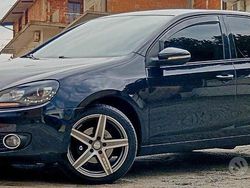 Nero Usata 2011 VW Golf VI Comfortline Tre volumi | 6400 € (Buon prezzo)