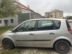 Usata 2006 Renault Scénic II Dynamique Monovolume | 1100 € (Ottimo prezzo)