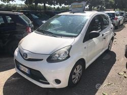 Bianco Usata 2012 Toyota Aygo Connect Style Due volumi | 5300 € (Buon prezzo)